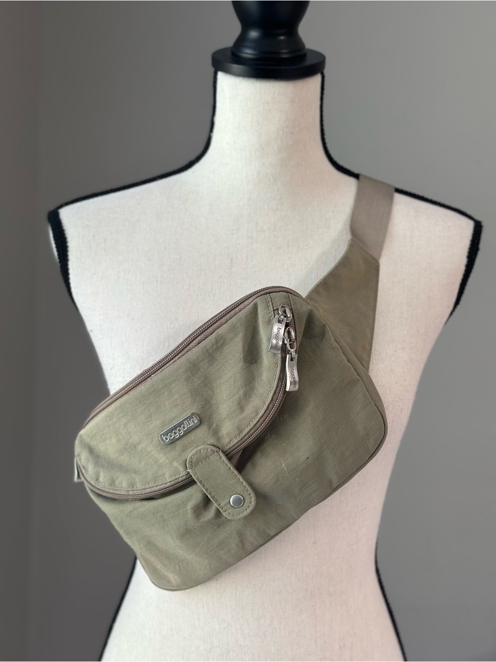 Baggallini Olive Army Green Travel Nylon Crossbody Belt Bag